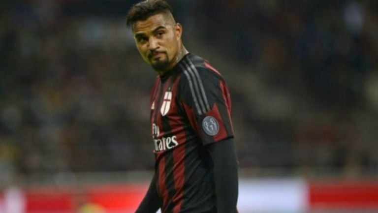 Kevin Prince Boateng vistiendo la playera del Milan