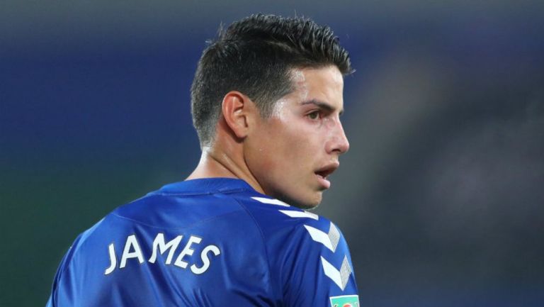 James Rodríguez en acción con Everton