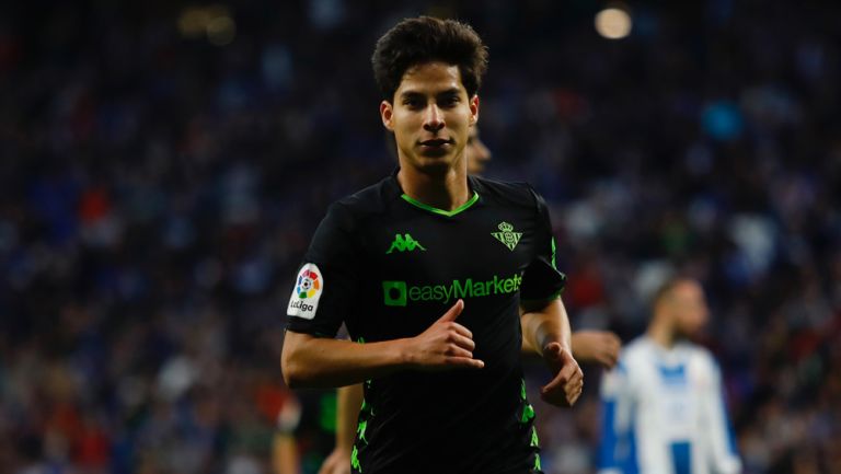 Lainez en un juego de del Betis