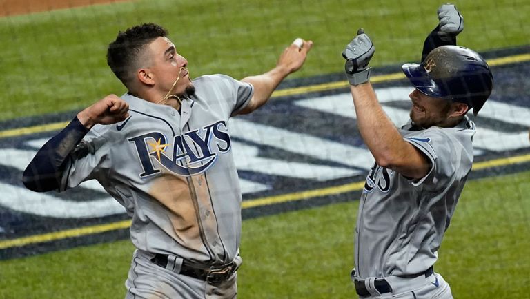 Lowe y Adames, en celebración con los Rays