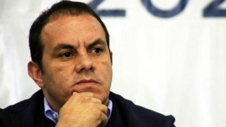 Cuauhtémoc Blanco en un congreso