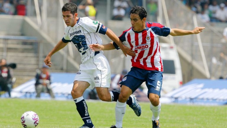 Israel Castro disputó el Pumas vs Chivas con ambas playeras