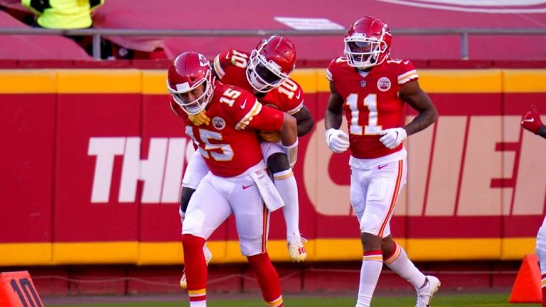 Los Chiefs aplastaron 35-9 a los Jets