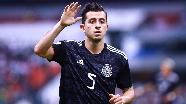 Alan Mozo durante un partido con México