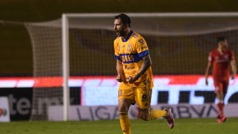 Gignac celebrando un gol con los Tigres