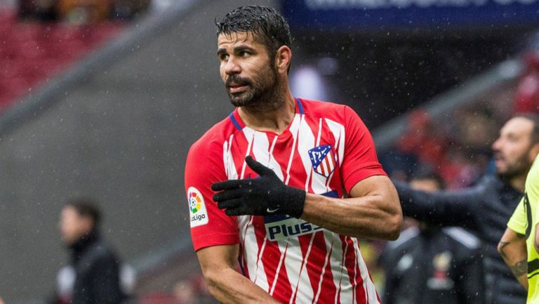 Diego Costa durante un duelo con el Atlético de Madrid 