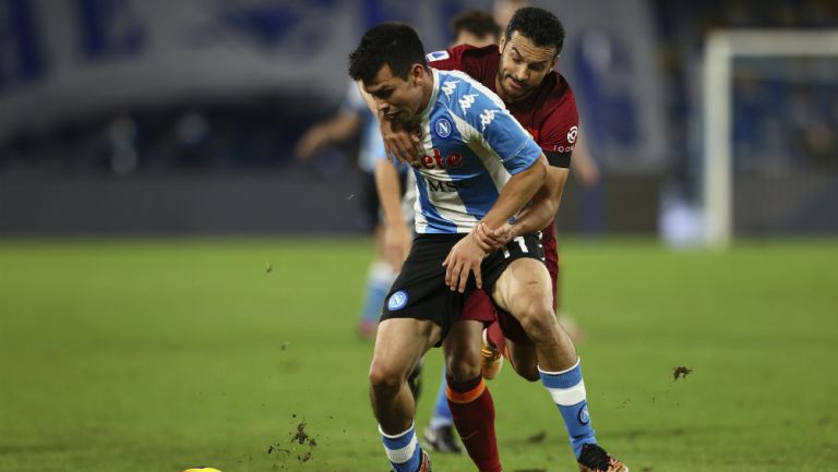 Chucky Lozano jugando con Napoli