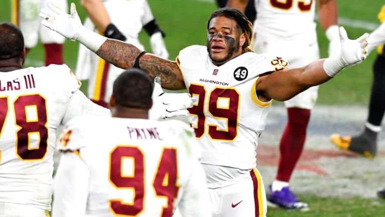 Jugadores de Washington celebran una jugada