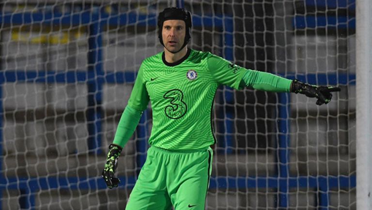 Petr Cech durante un duelo con el Chelsea Sub 23 