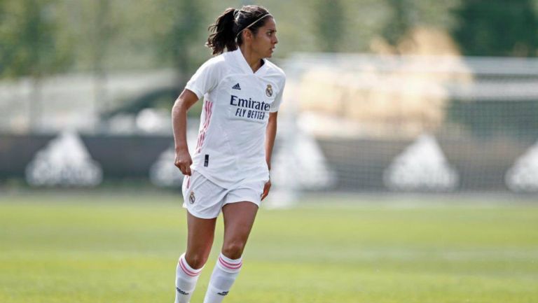 Kenti Robles en partido con el Madrid