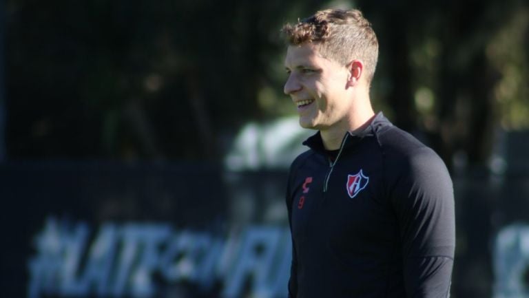 Julio Furch durante un entrenamiento con Atlas