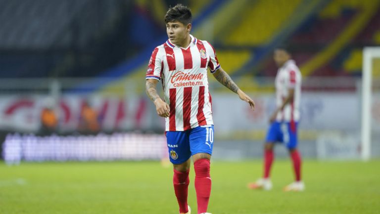 Chofis López en partido con Chivas