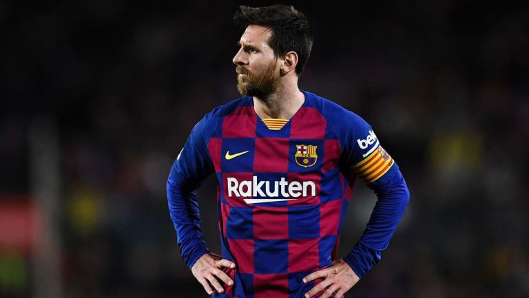 Lionel Messi durante un duelo con Barcelona 