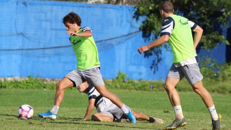 Nicolás Lugano, en una práctica con el Cancún FC