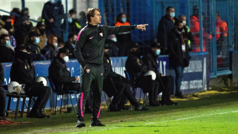 Lopetegui dirigiendo un partido