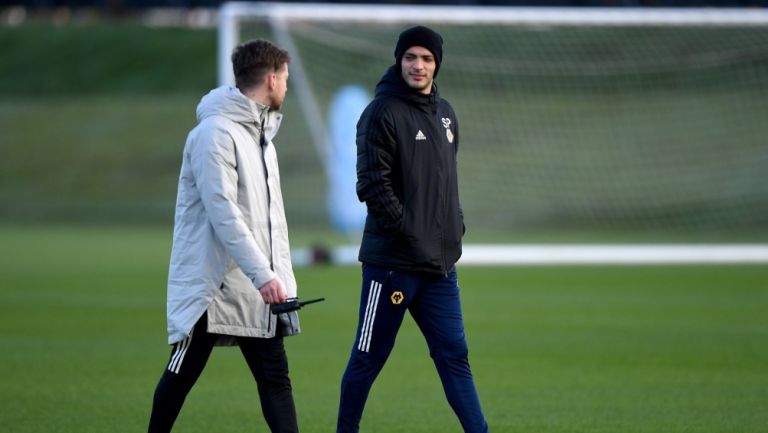 Raúl Jiménez en un entrenamiento de Wolves