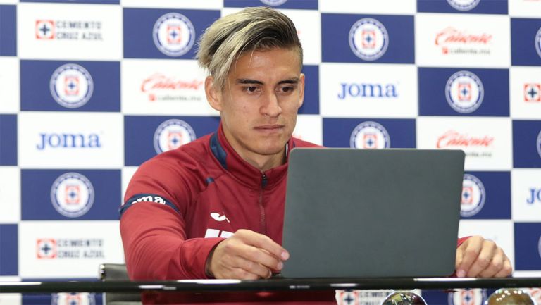 Alexis Peña en conferencia con Cruz Azul