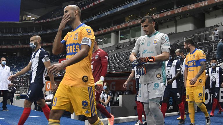 Guido Pizarro y Nahuel Guzmán previo a un partido