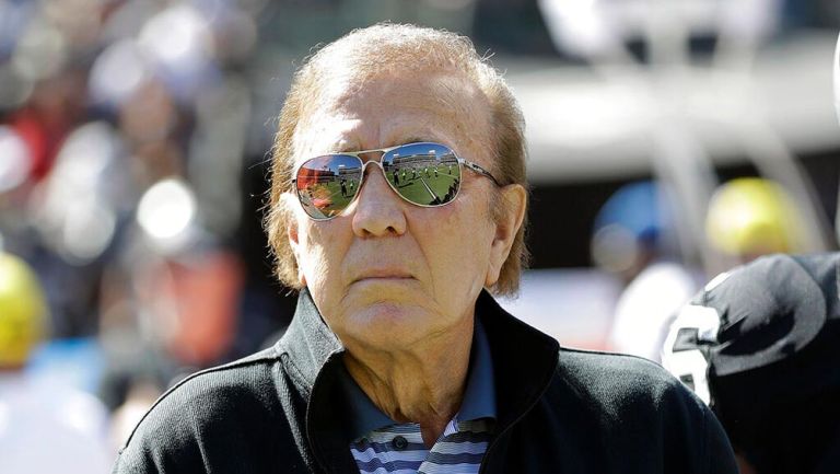 Tom Flores, primer coach latino en ingresar al Salón de la Fama