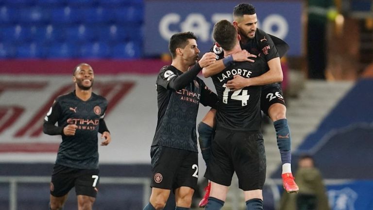 Jugadores del City celebran gol vs Everton