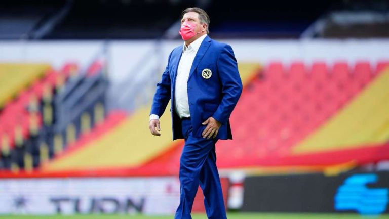 Miguel Herrera en partido con América