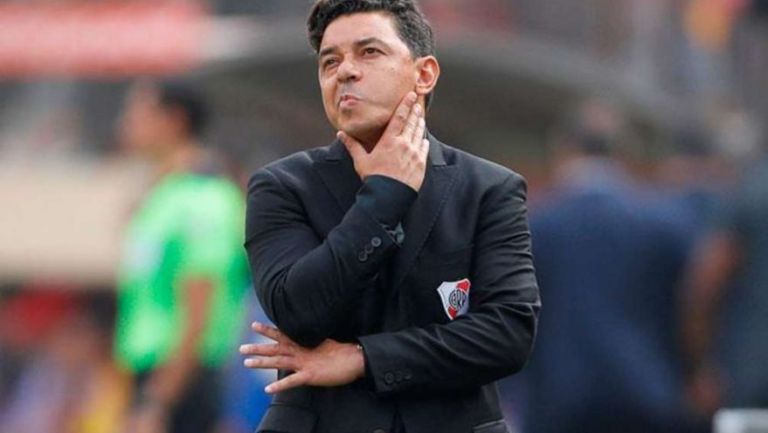 Marcelo Gallardo dirigiendo