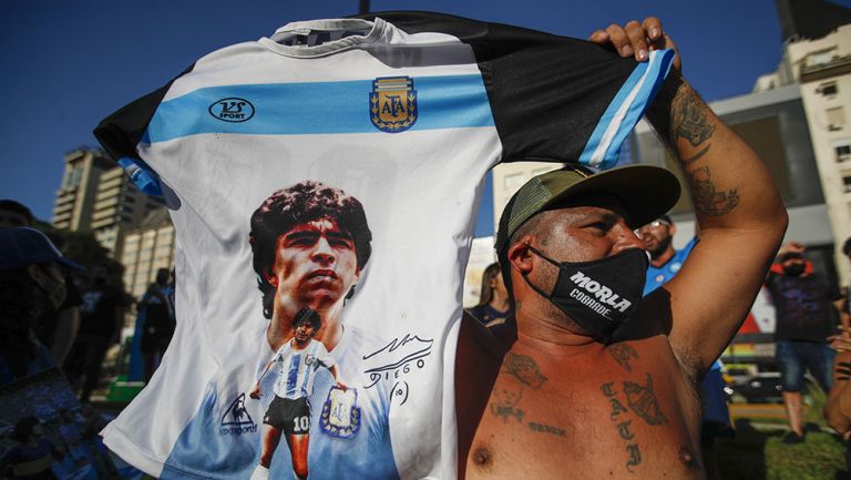 La protesta de los fans de Diego Maradona