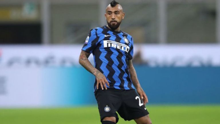 Arturo Vidal durante un duelo con el Inter de Milán 