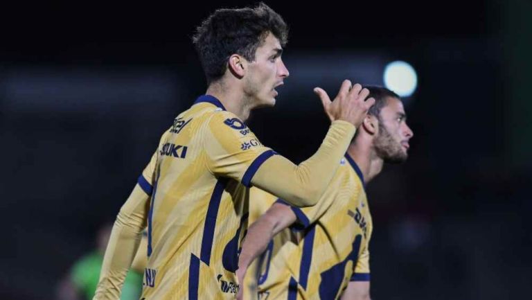 Jugadores de Pumas en festejo