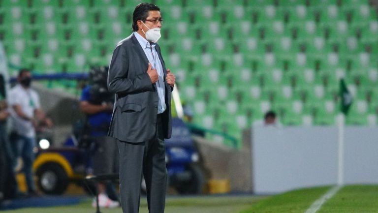 Luis Fernando Tena durante un partido con Juárez