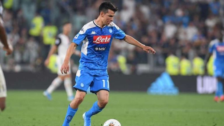 Chucky Lozano jugando con Napoli