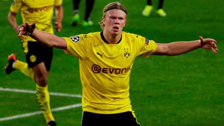 Erling Haaland durante un partido con Borussia Dortmund