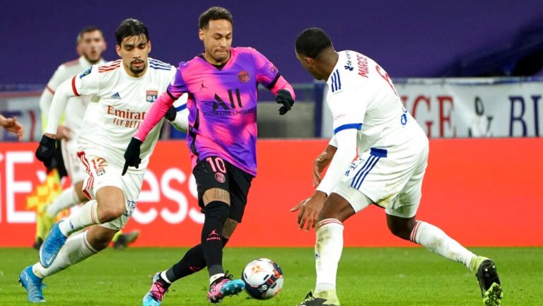 Neymar durante un partido con el PSG