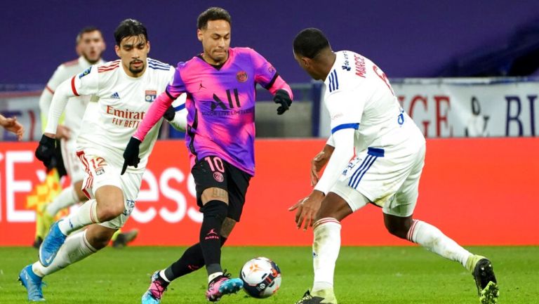 Neymar durante un partido con el PSG