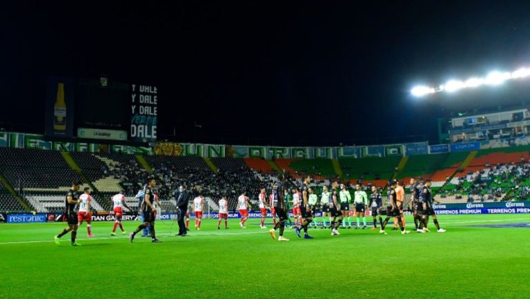 Estadio León en el partido entre León y Necaxa