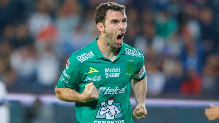 Mauro Boselli en festejo de gol