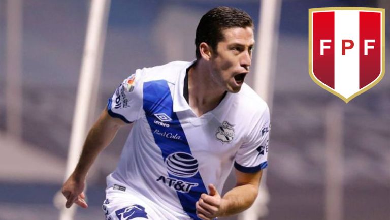 Santiago Ormeño en partido con Puebla 