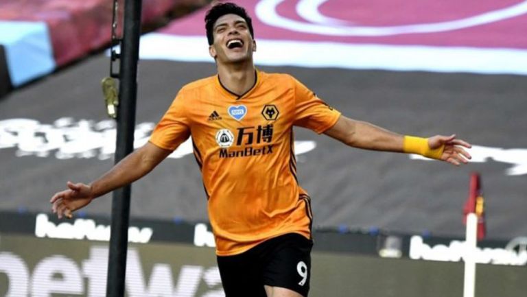 Raúl Jiménez durante un partido del Wolverhampton