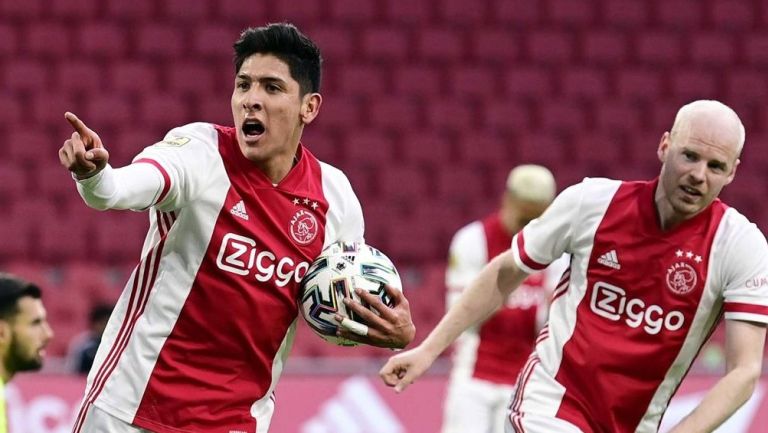 Edson Álvarez celebra anotación con el Ajax 