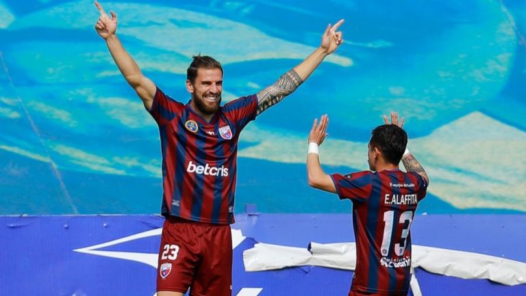 Ramiro Costa festejando un gol a favor del Atlante