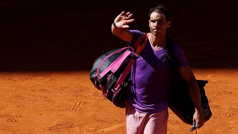 Rafael Nadal abandona la cancha tras un partido 