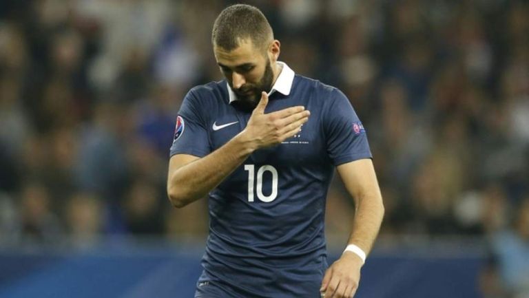 Benzema jugando con Francia