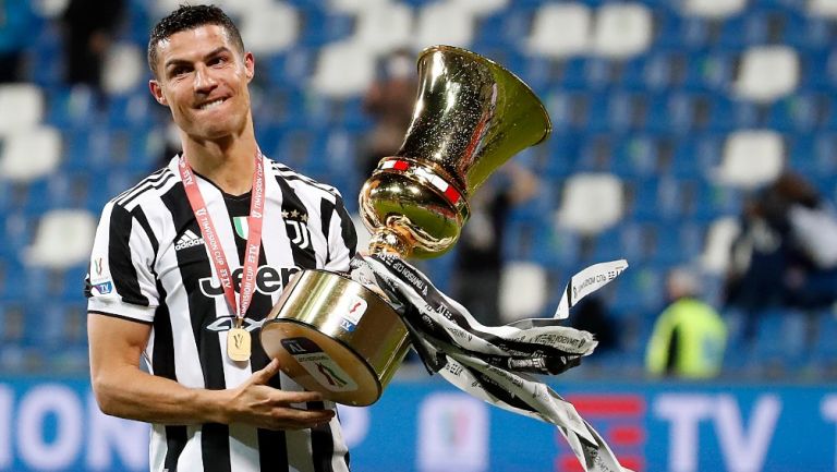 Cristiano Ronaldo con la Copa Italia