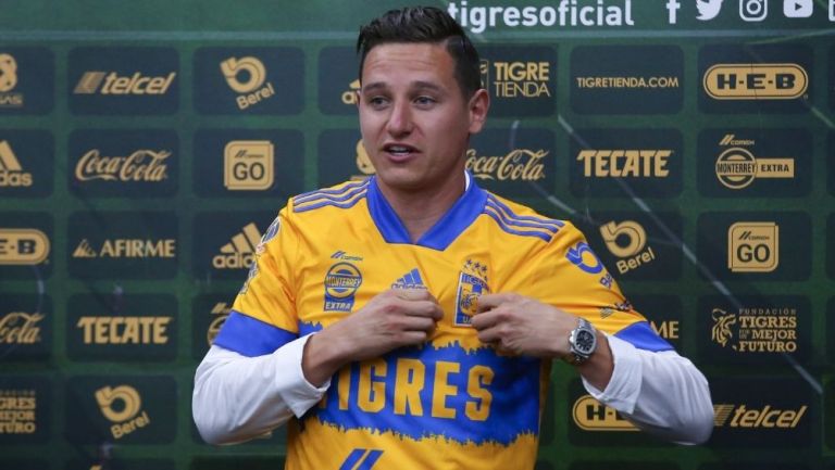 Florian Thauvin en la presentación con Tigres