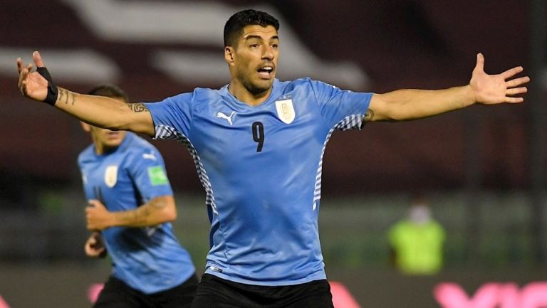 Luis Suárez durante un partido con Uruguay