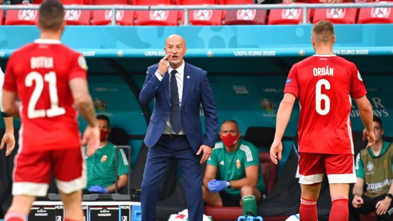 Marco Rossi en acción con la selección húngara