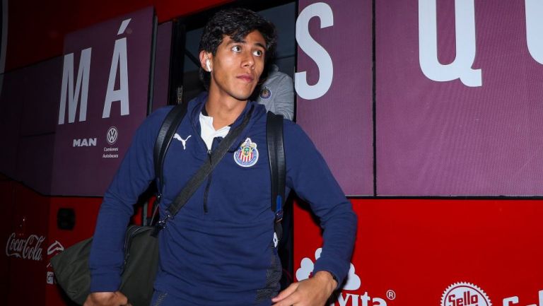 JJ Macías llegando al estadio