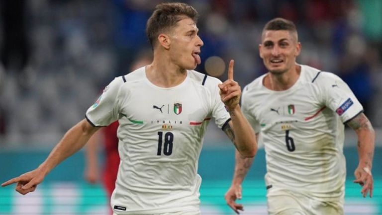 Barella y Verratti festejando un gol a favor de Italia 