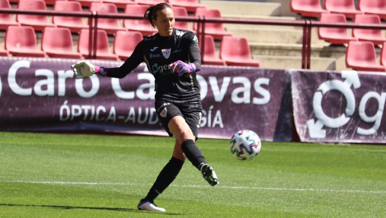 Pamela Tajonar Alonso durante un duelo en España 