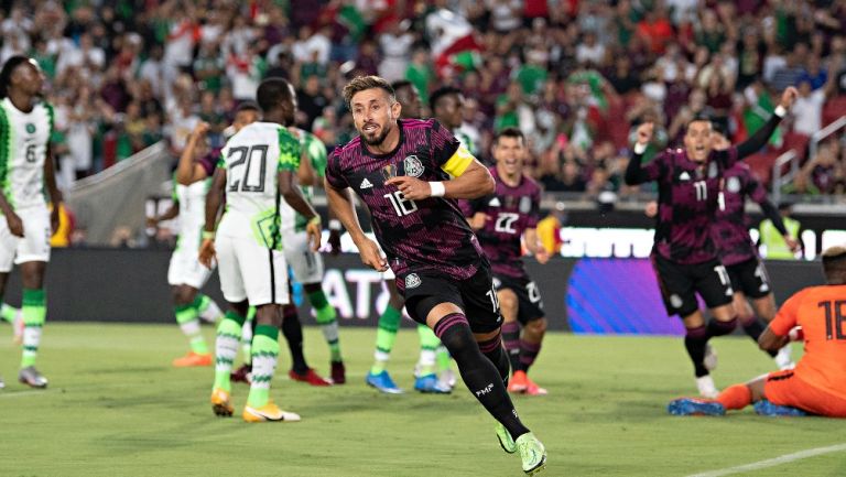 Héctor Herrera durante un partido con el Tri